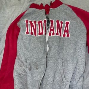Vintage iu zip up